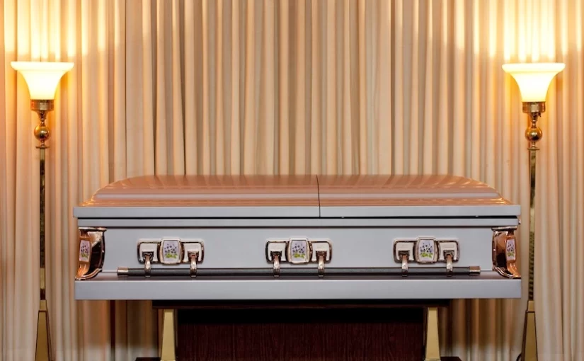 Importance of Casket in Funeral Function to Pay Last Respect